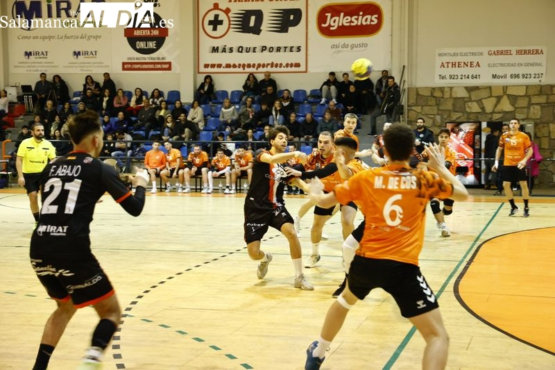 El BM Salamanca se diluye en el Río Tormes ante el BM Torrelavega (25-34)