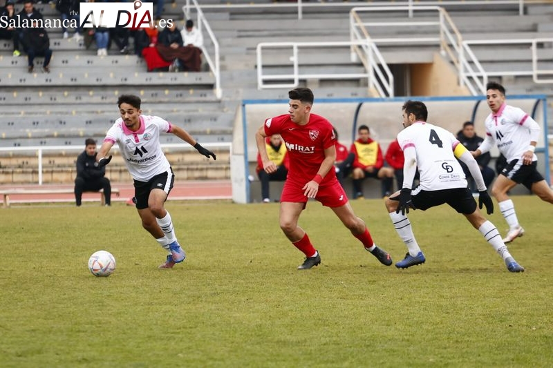 El Ribert se lleva un derbi lleno de goles contra el filial del Salamanca UDS (2-4)