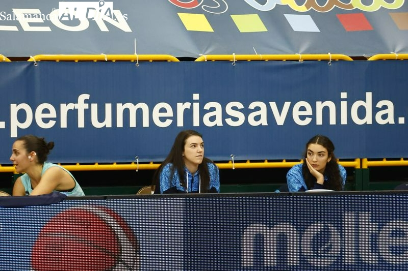 Carleton, en su presentación con el Perfumerías Avenida: Me llamó mucho la atención el ambiente en Würzburg