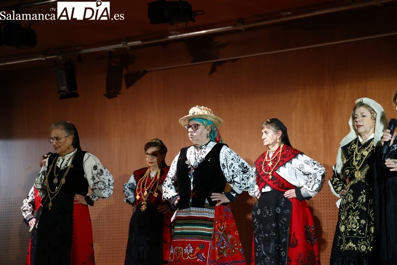 Bailes y villancicos en este barrio salmantino