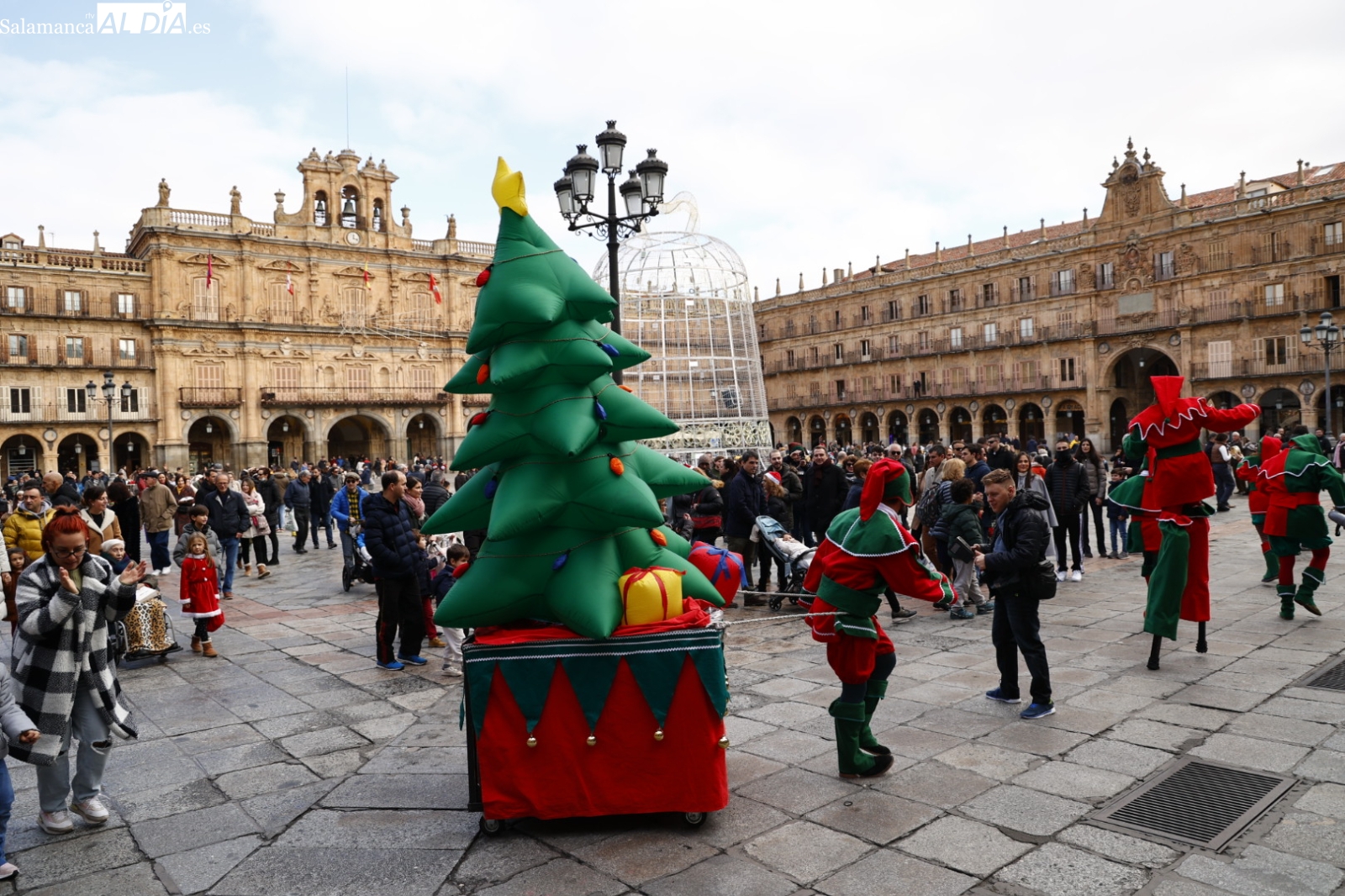 Kamaru vuelve a animar el centro de Salamanca