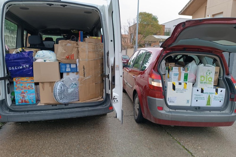 Vehículos y viajes llenos de solidaridad vecinal gracias a la campaña benéfica organizada por Acomunidad 