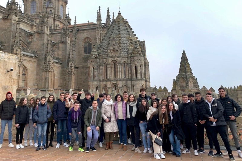 Alumnos del IES Germán Sánchez Ruipérez participan en un proyecto tecnológico en Villamayor