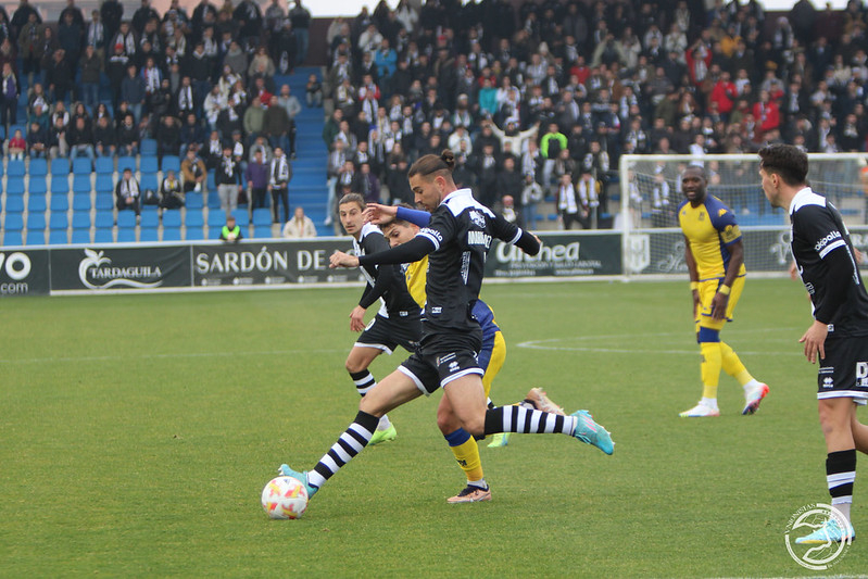 Mario Gómez: Si conseguimos los tres puntos ya nos va a hacer mirar más hacia arriba que hacia abajo