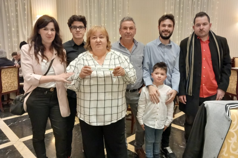 Emociones y recuerdos para celebrar la jubilación de María Josefa Bautista y su esperado reencuentro con su Macotera natal