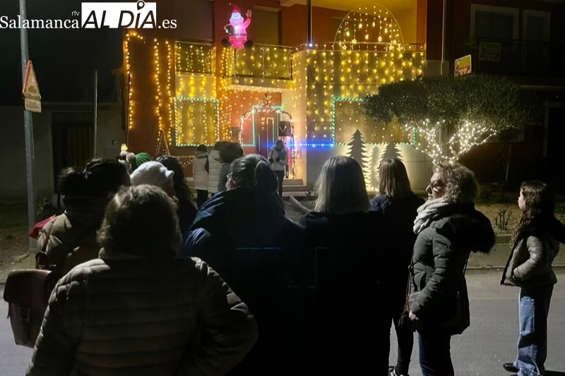 Aldearrubia ilumina la Navidad sorprendiendo un año mas con su concurso vecinal de fachadas decoradas