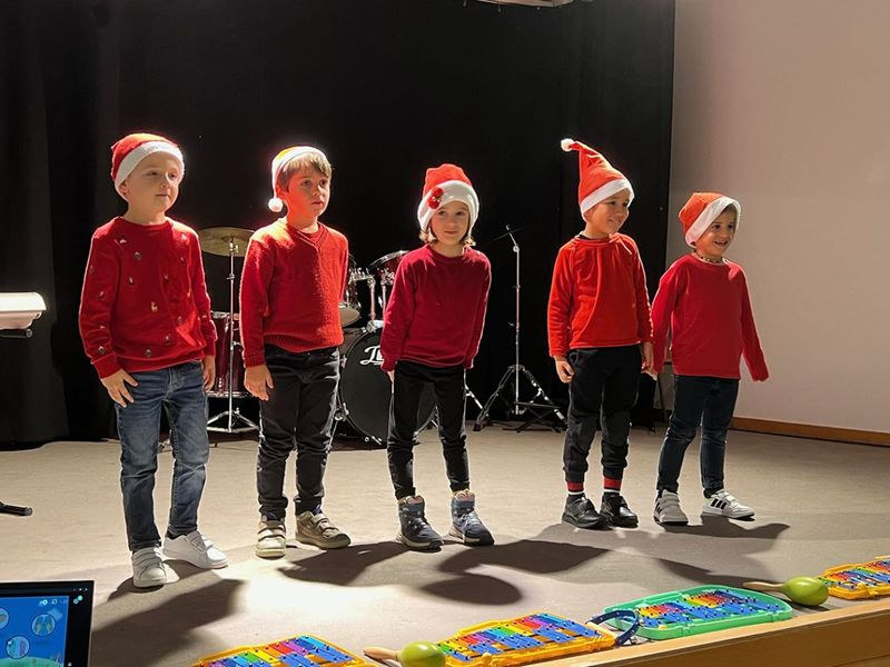 Emotivo concierto de Navidad de los más pequeños de Carbajosa
