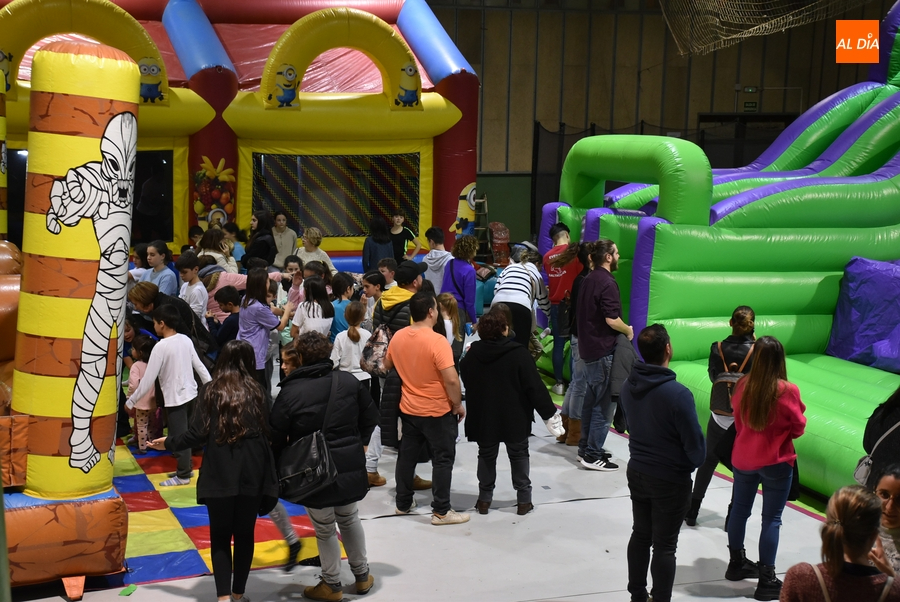 Navilandia prosigue con su concurrida andadura invitando a palomitas