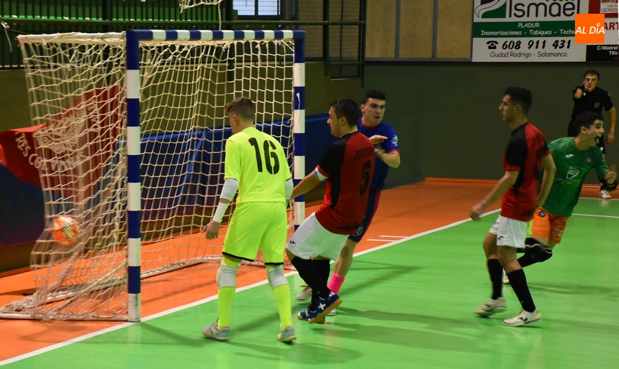 El III Juvenil tira por la borda un 8-3 en los últimos 3 minutos