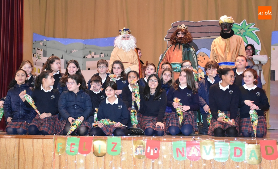 Los Reyes Magos se pasan por el Colegio Misioneras-Santa Teresa