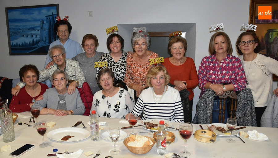 Las mujeres de Amanecer se van de comida de Navidad