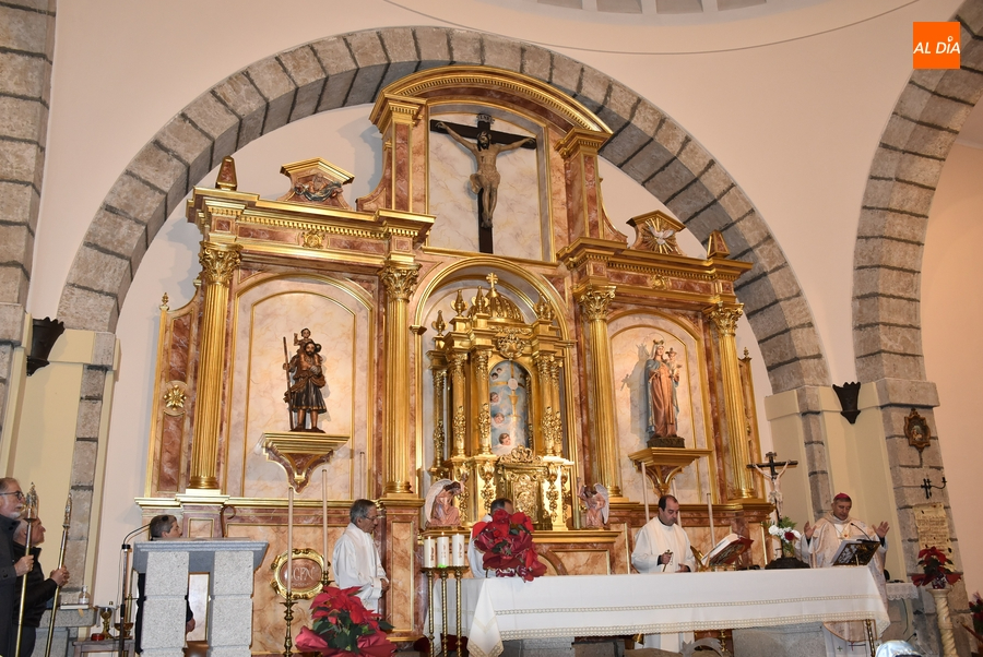 Bendecido el flamante nuevo retablo de la Parroquia de San Cristóbal