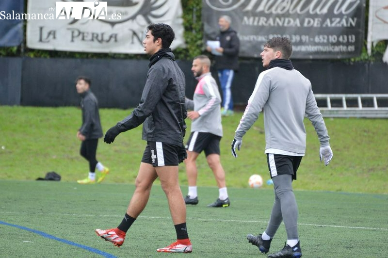 María y el cambio a tres centrales: Le estoy dando vueltas al posible once y variar la estructura a lo largo del partido