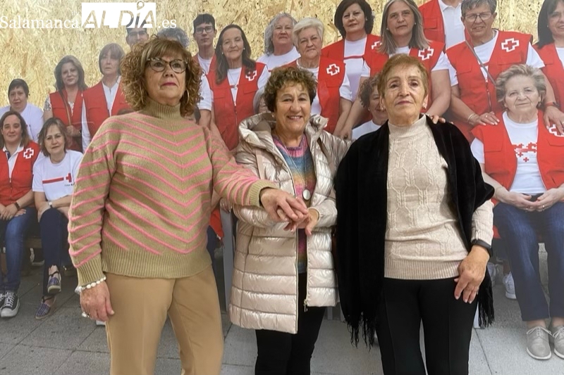 Ser voluntarias de Cruz Roja y ayudar a la gente es una satisfacción. Sentir su cariño es inexplicable