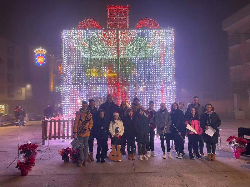 Las luces y el tradicional Belén tradicional dan la bienvenida a la Navidad en Guijuelo