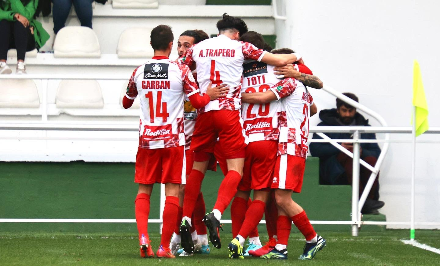 El segundo puesto lleva el nombre de un CD Guijuelo que se afianza en el playoff