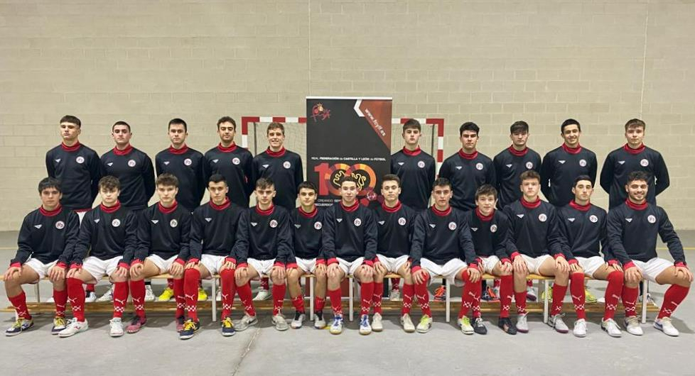 Álvaro Pérez Ortega toma parte en un nuevo entreno de la Selección Sub’19