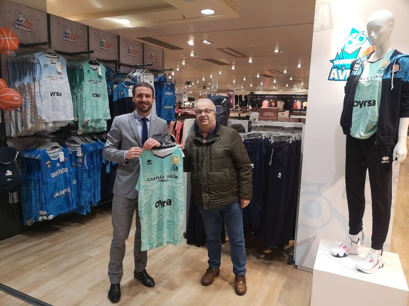 El Corte Inglés y CB Avenida entregan los premios a las ganadoras del sorteo con motivo del encendido de la iluminación de Navidad