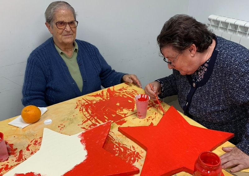 Los vecinos de Aldeadávila visten sus calles de Navidad