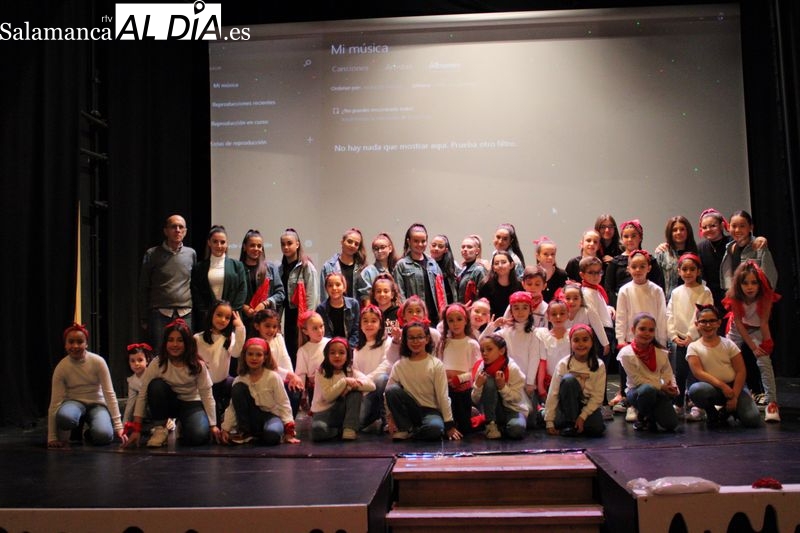El grupo de danza urbana y baile moderno recauda 365 euros para Pyfano