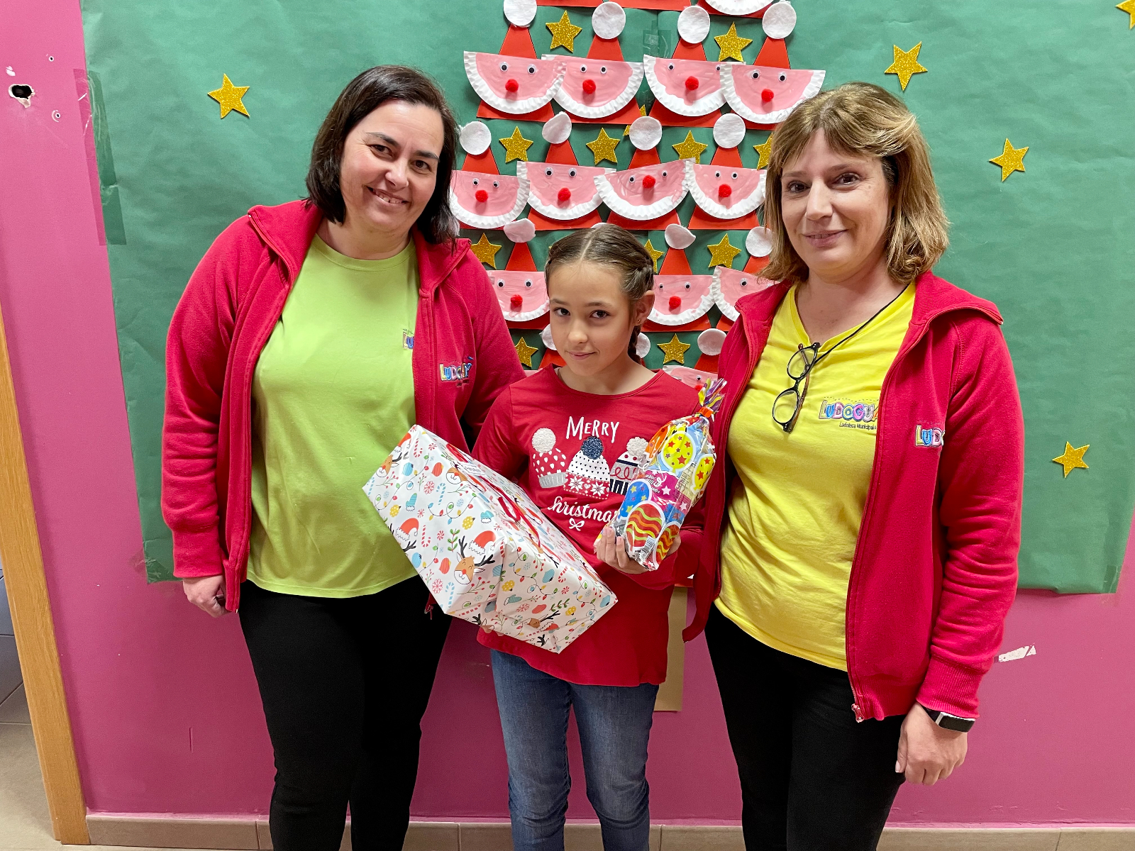 Inés Martín López, ganadora del I Concurso Familiar de Navidad Ludoguay Postales Navideñas