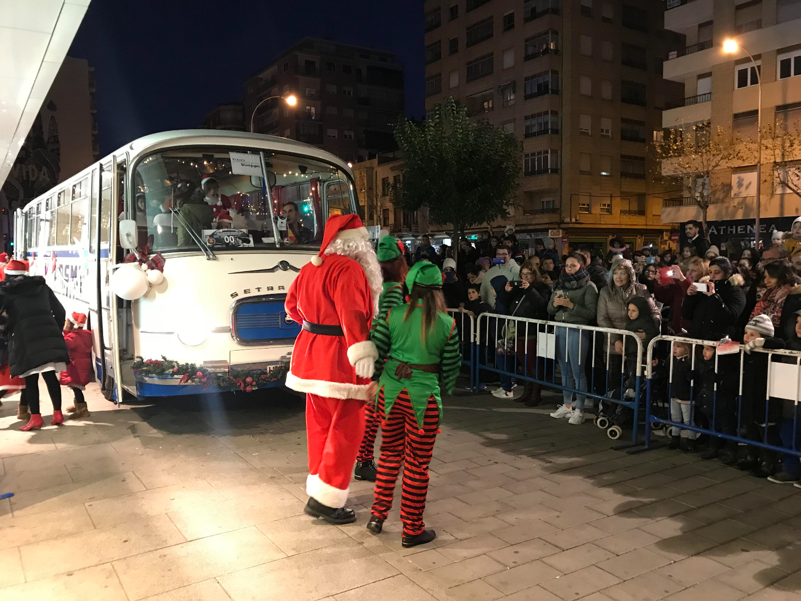 Una Gran Chocolatada para recibir a Papá Noel, este domingo en El Corte Inglés