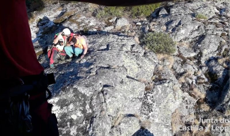 Rescatan a tres menores y dos monitores de un grupo Scout de Salamanca en la Sierra de Gredos