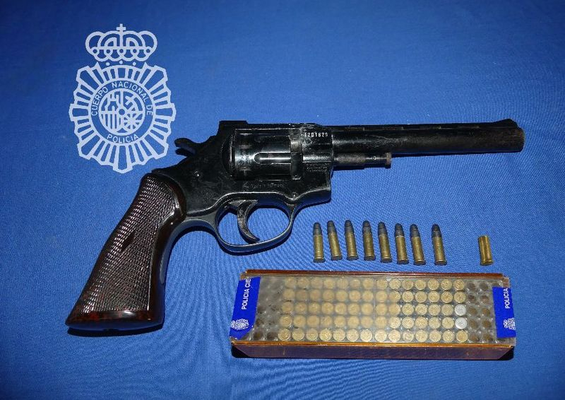 Detenidos en Salamanca dos hermanos pistoleros que se dispararon mutuamente