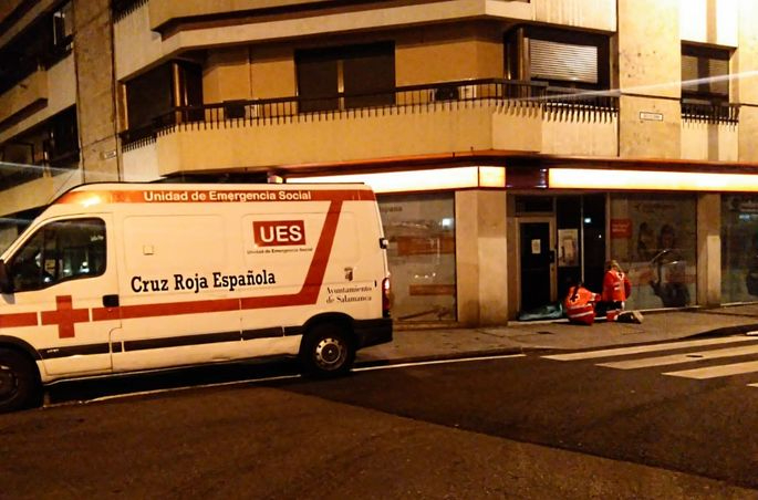 ‘Héroes con manta y comida caliente’