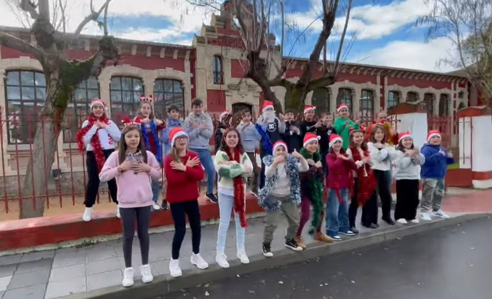 San Francisco anima a sonreírle al 2023 en su vídeo de felicitación