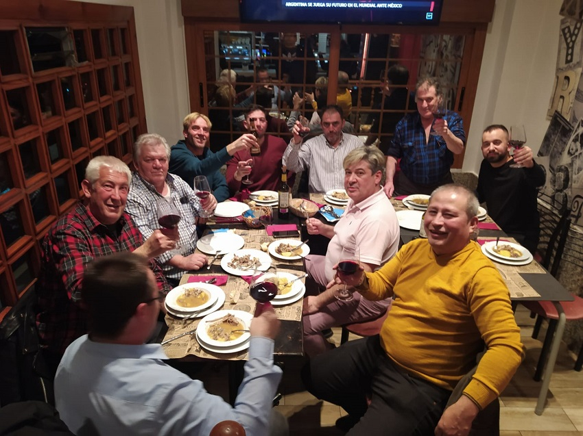 Encuentro amistoso entre albenses y navasfrieños