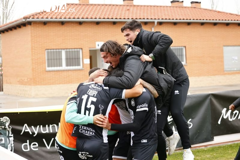 Tropi y Chapela quieren que Casañ se quede: Unionistas gana a un Alcorcón de playoff (2-1)