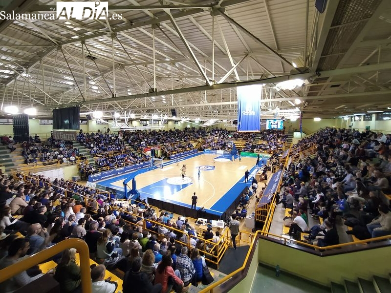 Würzburg roza el lleno en un apasionante Perfumerías Avenida - Barça