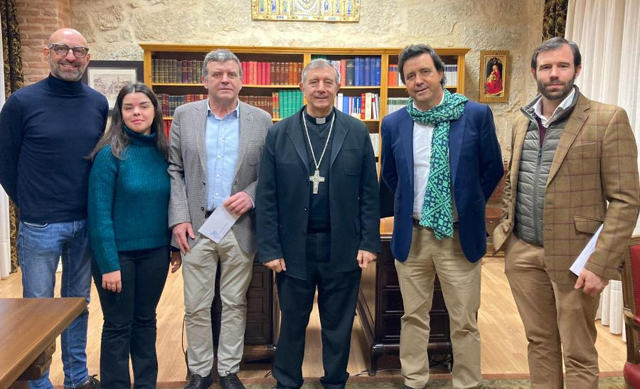 Los mayordomos de San Sebastián se presentan a las instituciones locales