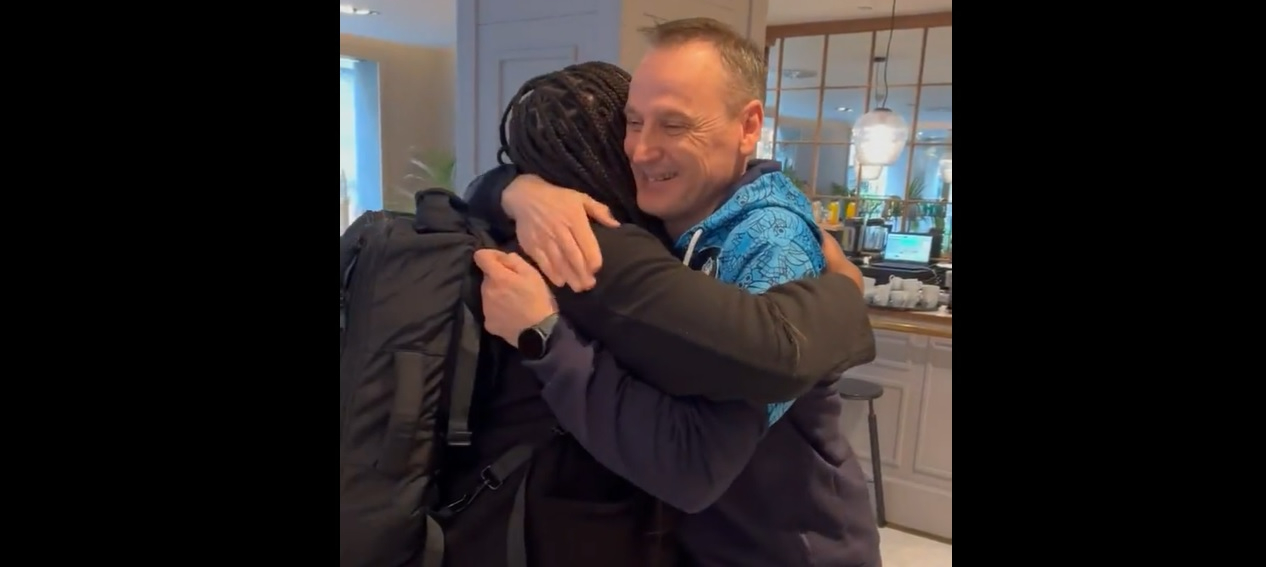 Michaela Onyenwere ya es una más en el Perfumerías Avenida