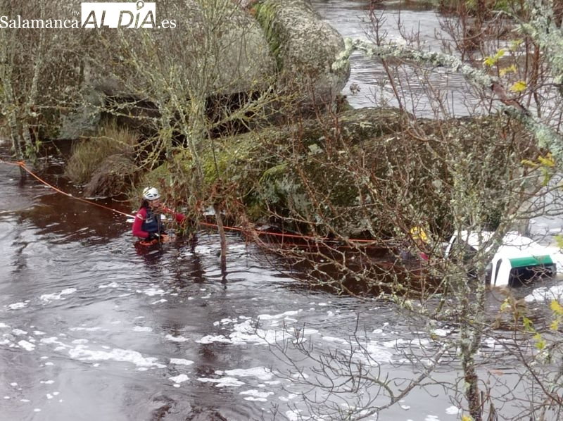 Pedro Sánchez muestra su cariño y solidaridad con la familia y compañeros del agente medioambiental fallecido