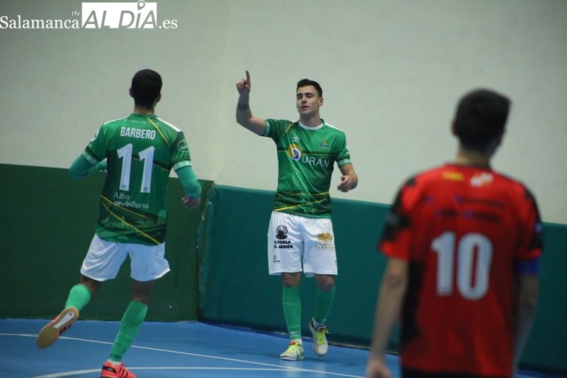 El Piensos Durán Albense sabe sufrir y gana al Segosala (4-2)