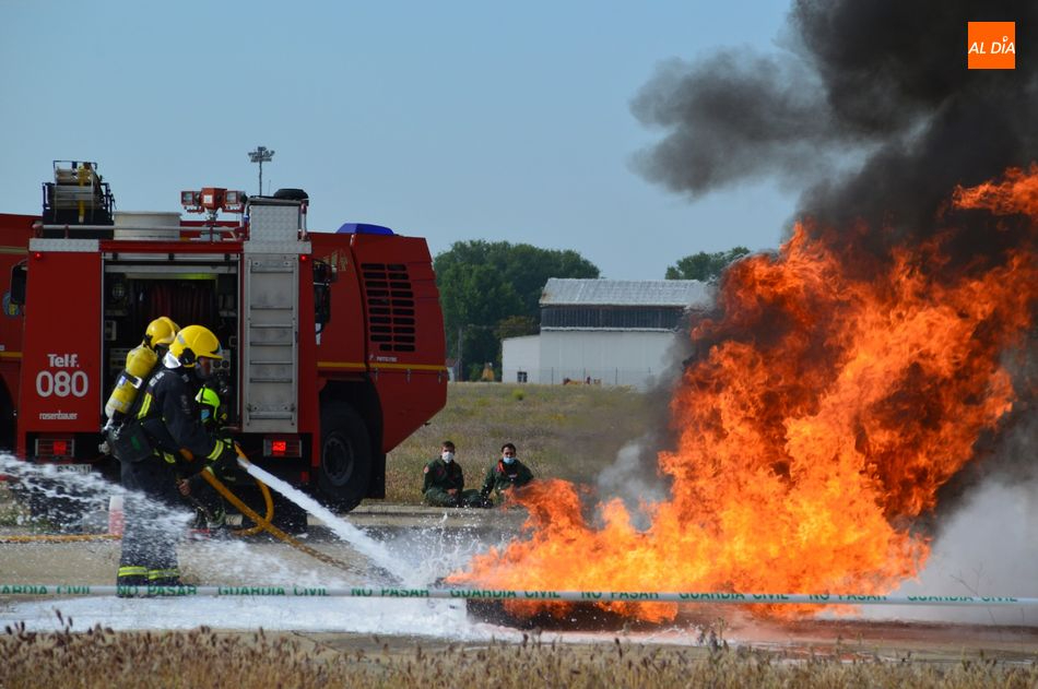 La Plataforma de Bomberos Profesionales critica que la Junta privatice de la noche a la mañana el rescate aéreo