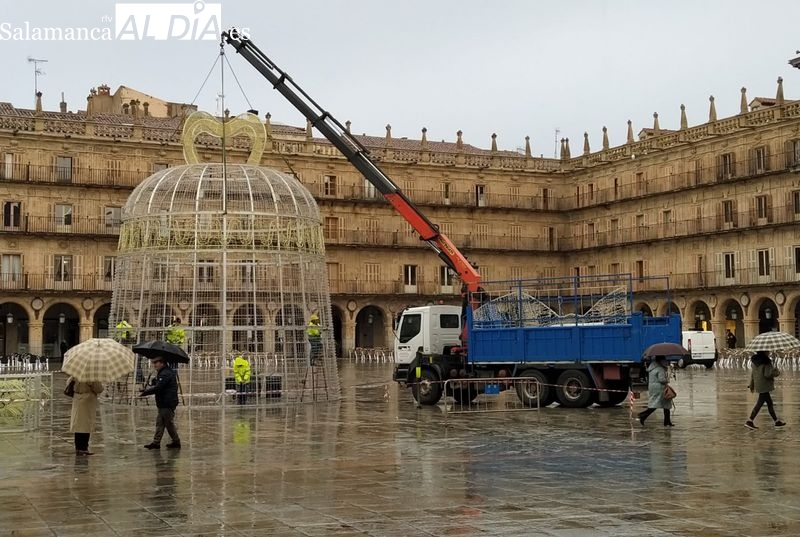 La gran campana navideña vuelve a la Plaza Mayor
