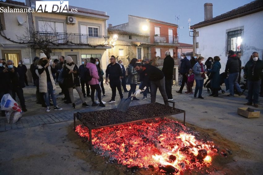 La III Castañada y la Feria Navideña, prólogo de las fiestas navideñas en Vilvestre