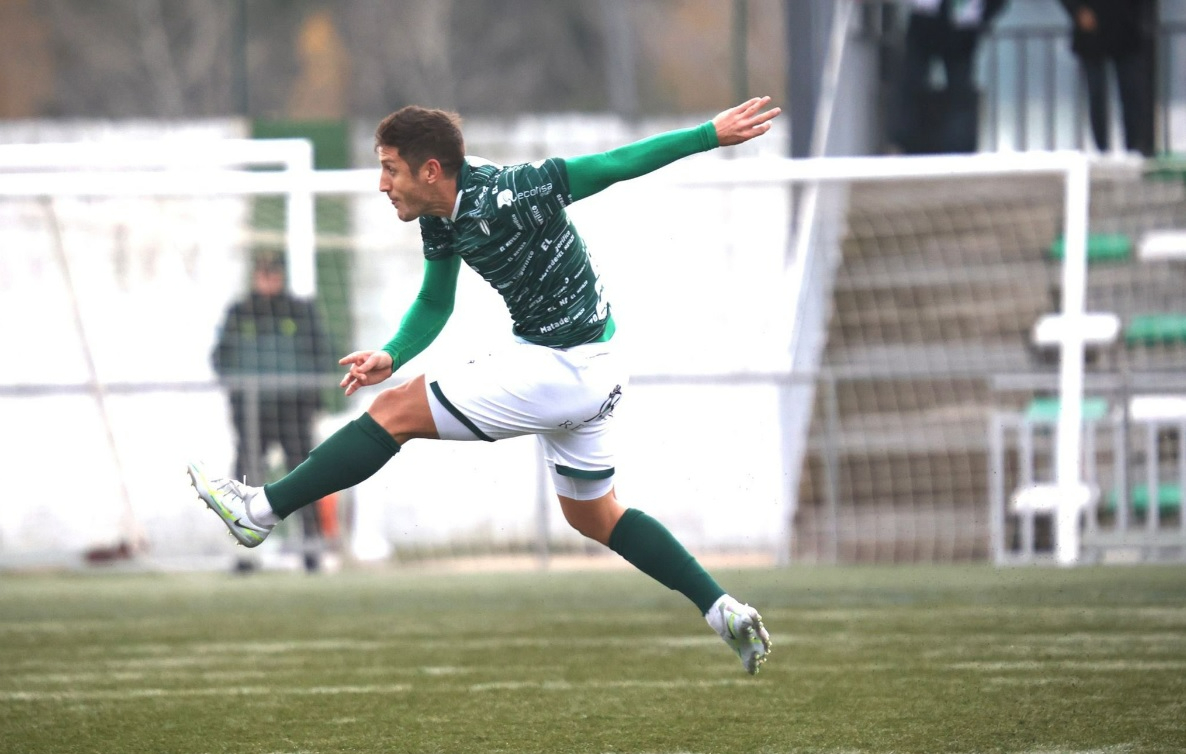 El CD Guijuelo remonta al Bergantiños y refleja que no hay rival que pueda con el Municipal (3-1)