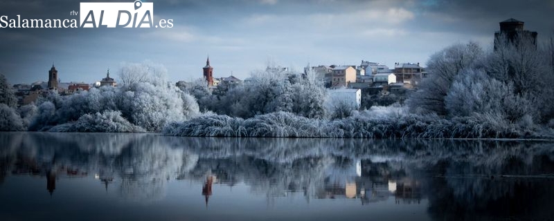Alba de Tormes despierta cubierta por un manto blanco de cencellada