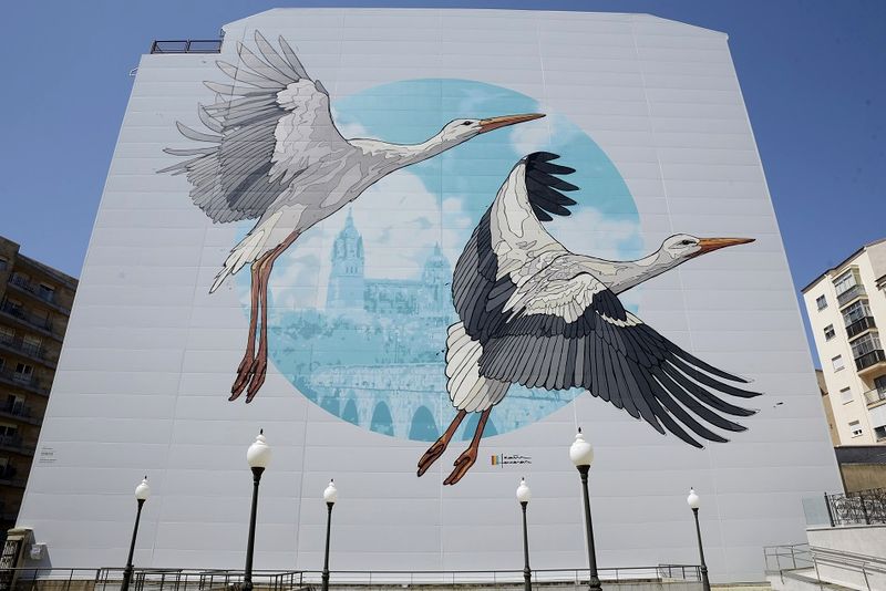 El autor del gran mural de las cigüeñas abordará un proyecto relacionado con la Semana Santa