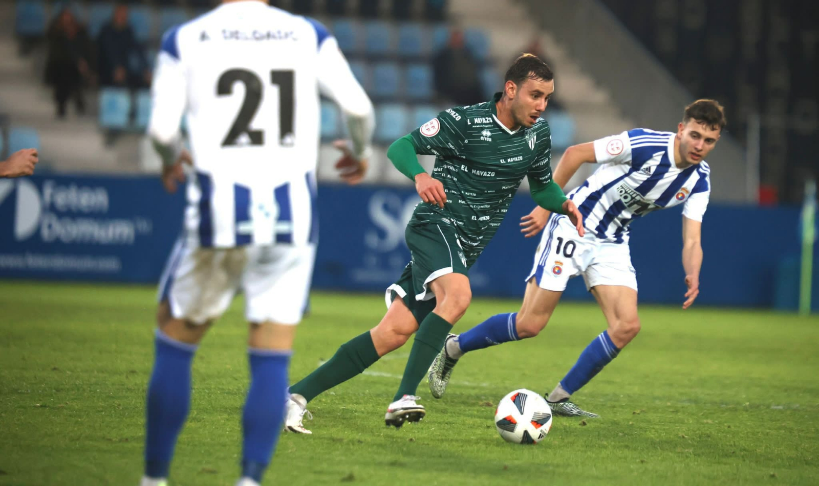 El CD Guijuelo rasca un punto contra la Gimnástica Torrelavega antes del Villareal (2-2)