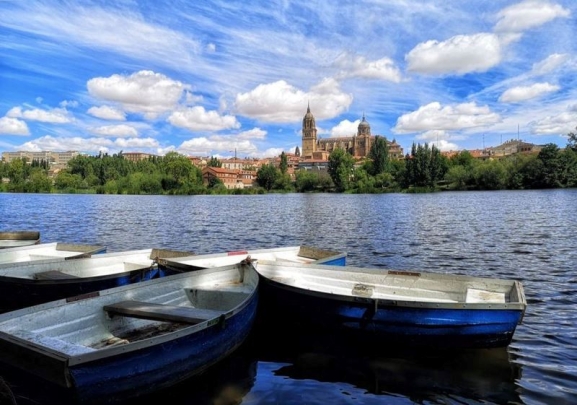 Un barco turístico que navegue por el Tormes junto al casco histórico, nueva idea para atraer visitantes