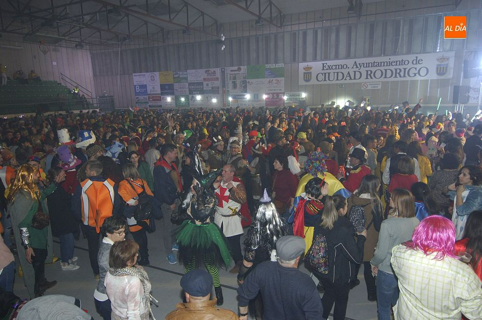 Los bailes de disfraces carnavaleros se celebrarán como en 2020 en el Pabellón de Conde de Foxá