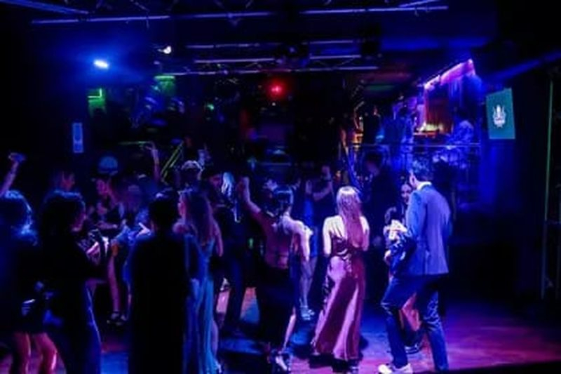 ¿Todavía no tienes outfit para la última noche del año? Esto te interesa