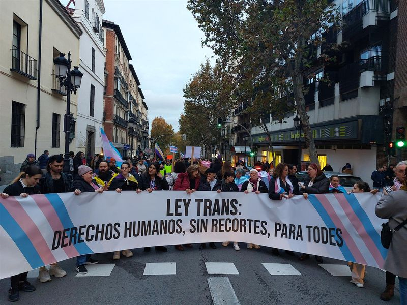 Miles de personas salen a la calle para exigir que no se recorten los derechos de las personas transexuales