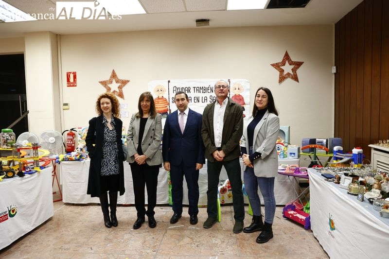 Comprar regalos de Navidad puede ayudar a los niños con cáncer