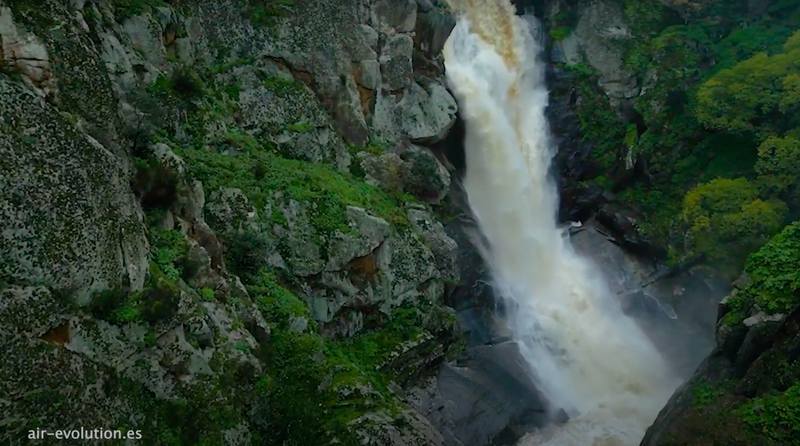 Así se grabaron las espectaculares imágenes con dron del Pozo de los Humos